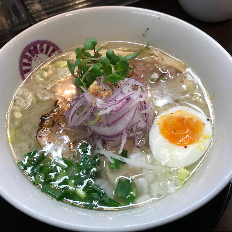 背脂あごニボシラーメン(麺のようじ)