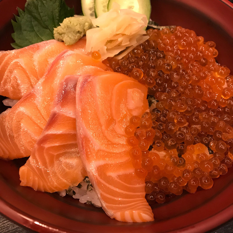 サーモン親子丼(築次郎（TSUKIJIRO）)
