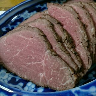 神戸牛のローストビーフ(500g)(肉 阿久(NIKU AKYU))