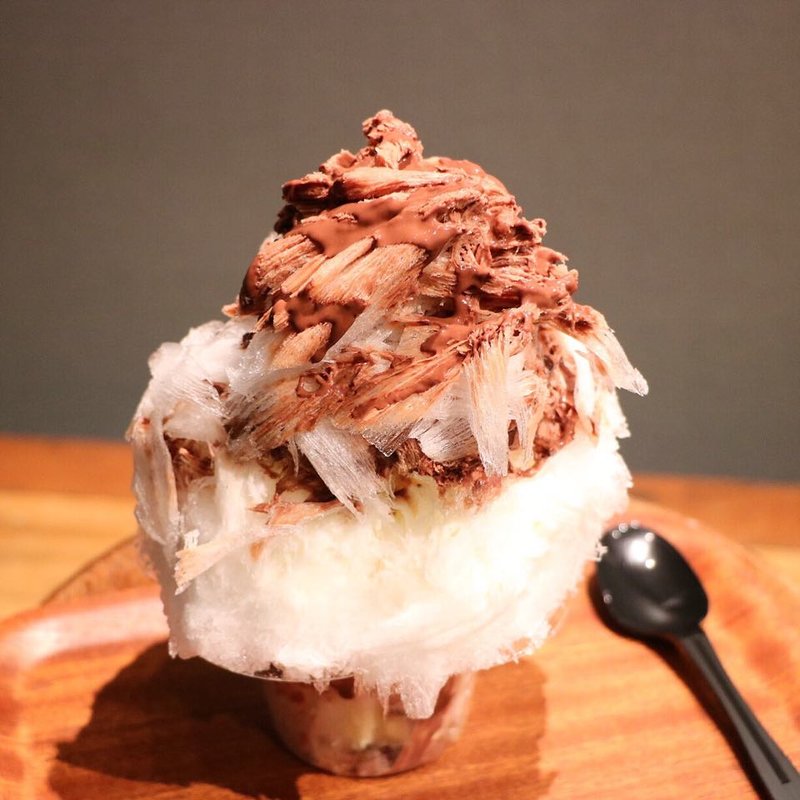 bean to barチョコレートのかき氷(バロンデッセ)