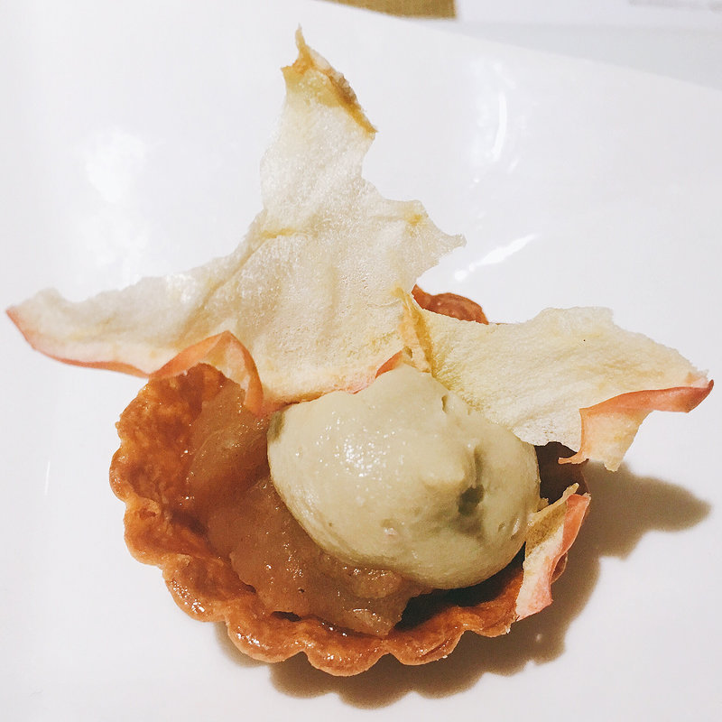 フォアグラのムースと林檎のタルト(ヴィーナス)