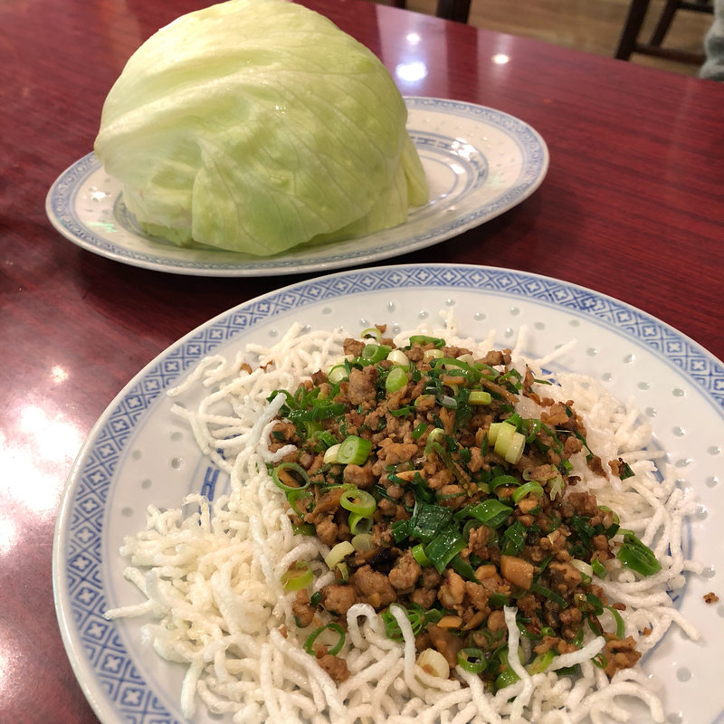生菜包(東栄酒家（トウエイシュケ）)
