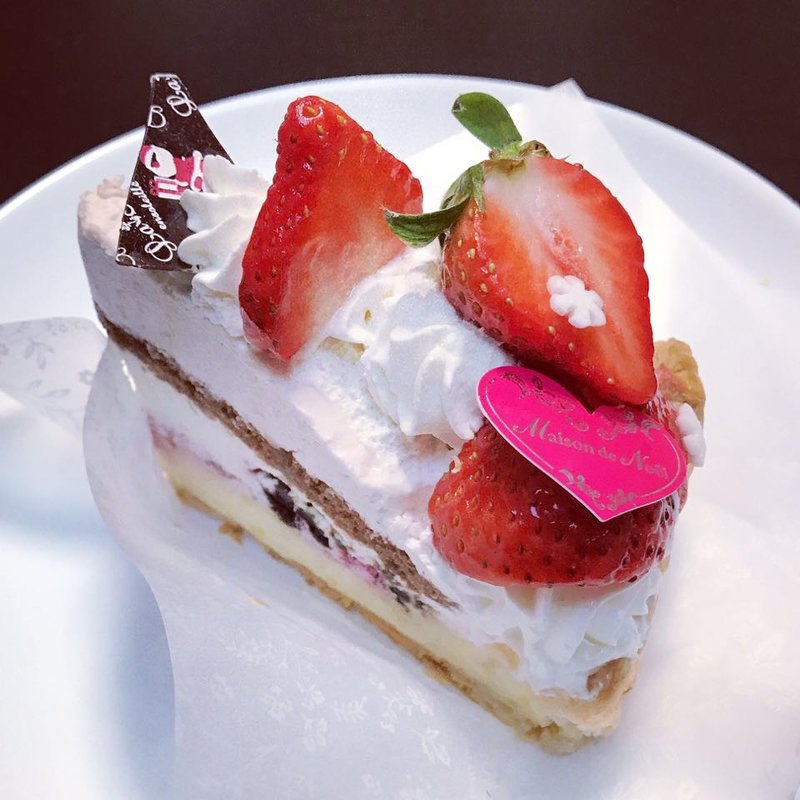 あまおうとミルククリームのカスタードタルト(ラ・メゾン アンソレイユターブル パティスリー ルミネ北千住店)