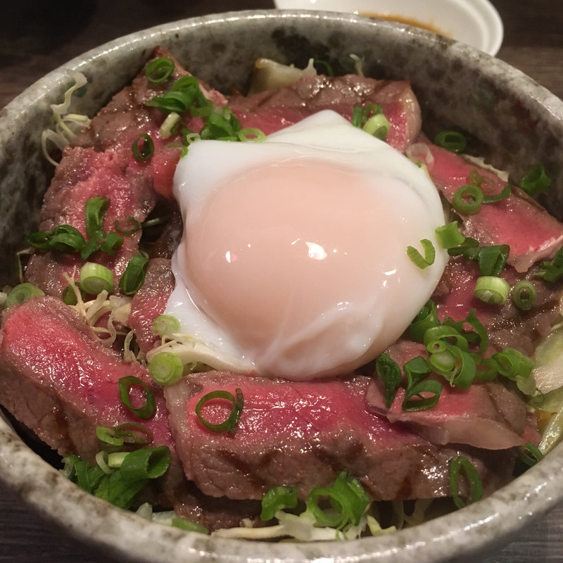 ステーキ丼(みそ汁、漬物付き)(Dining BONKURA(ボンクラ))