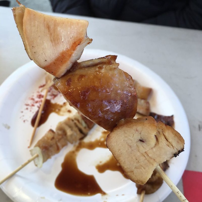 あの鳥（むね肉のくん製）(焼鳥・ラーメン 花山)