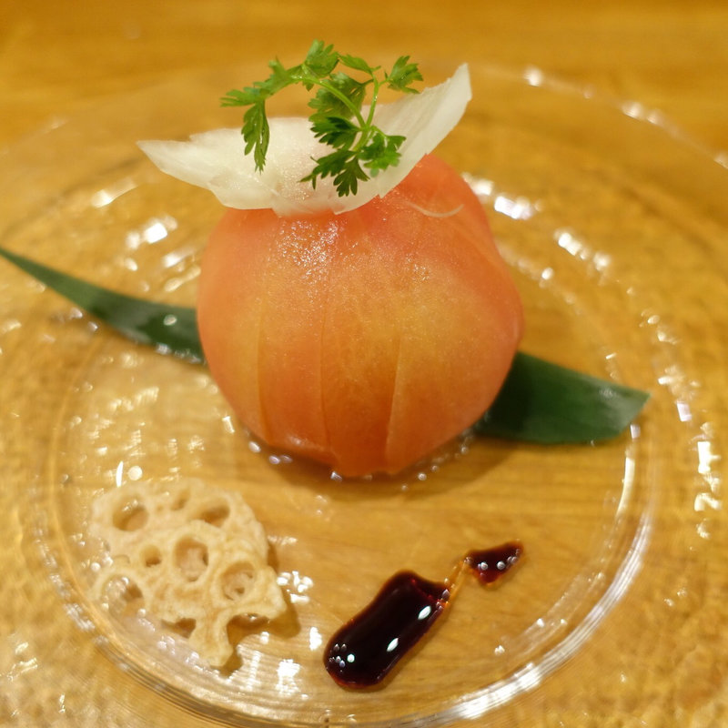 まるごとトマト燻製(サカナキュイジーヌ・リョウ （SAKANA CUISINE RYO）)