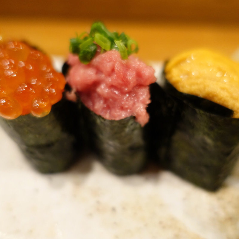 軍艦3種(サカナキュイジーヌ・リョウ （SAKANA CUISINE RYO）)