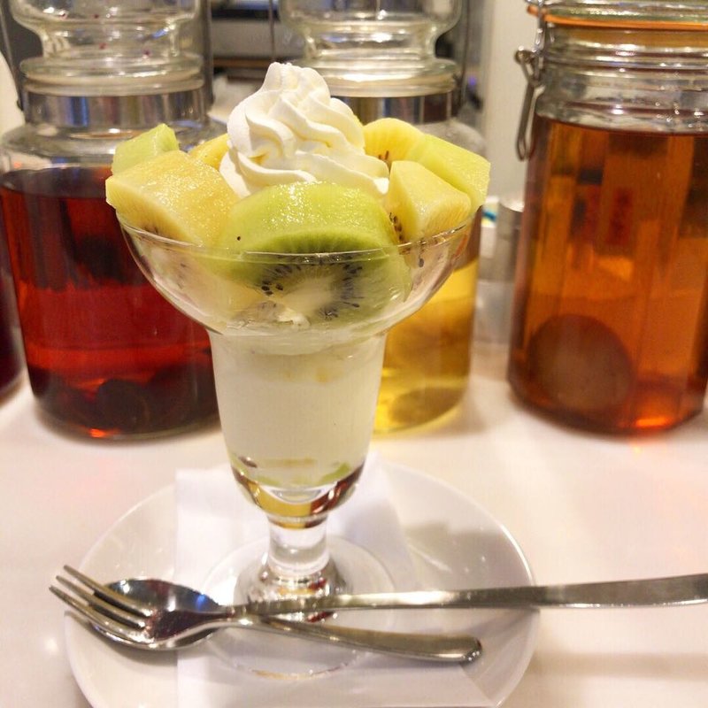 2種のキウイのパフェ(フルーツパーラーゴトー )