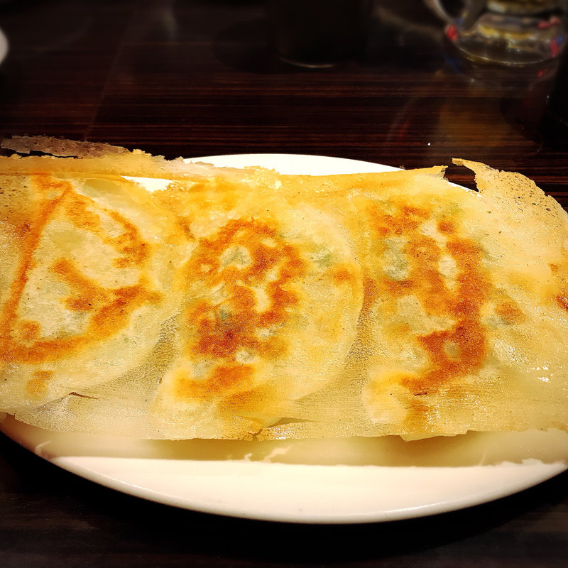 肉とニラの包み焼き(ヴェルディ・ダイニングレストラン)