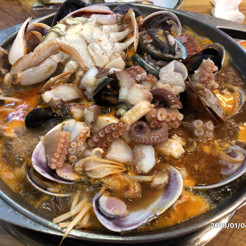 海鮮鍋 (2人前)(済州島 ヘムルタン)