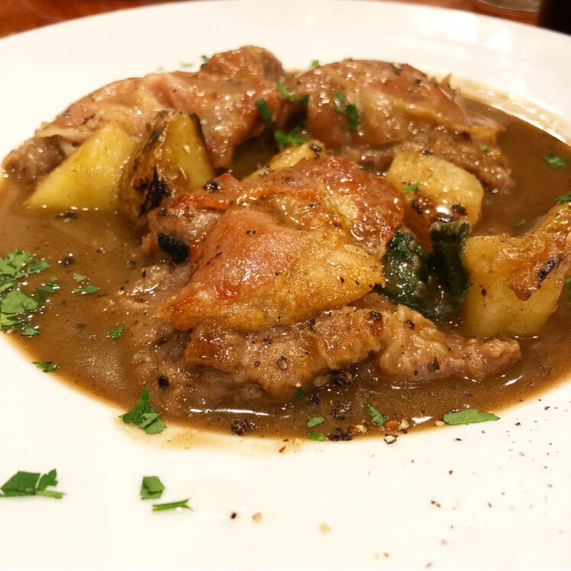 鶏のローマ風煮込み(チェネッタ バルバ （Cenetta Barba）)