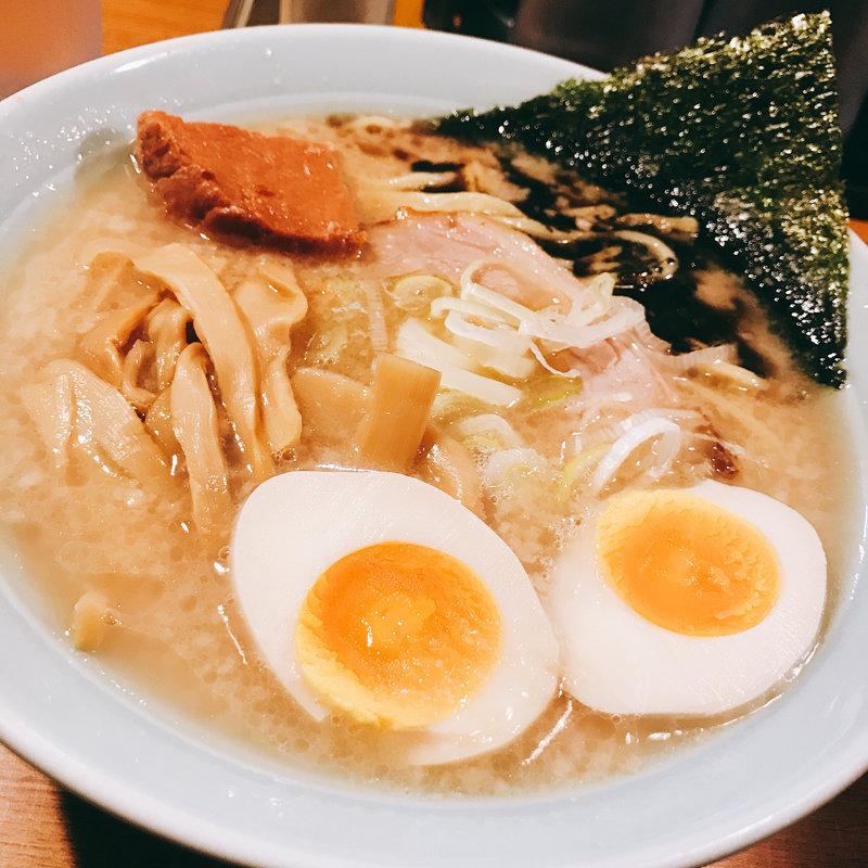 豚骨醤油ラーメンスペシャル(丸麺屋製作所 （マルメンヤセイサクジョ）)