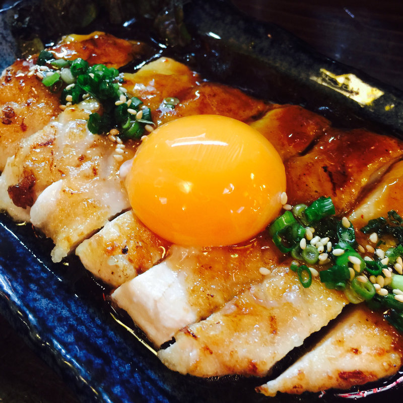 地鶏ステーキ(もつ焼 煮込み ヤリキ 上野総本店)