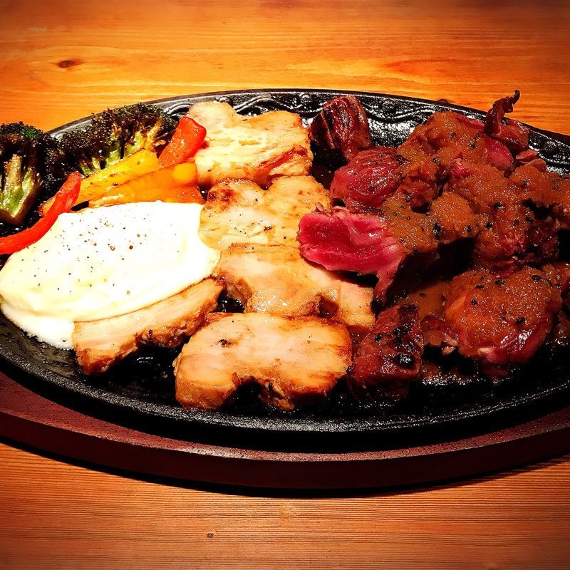 特製サイコロステーキ200g(M.E.S. Cafe & Bar)