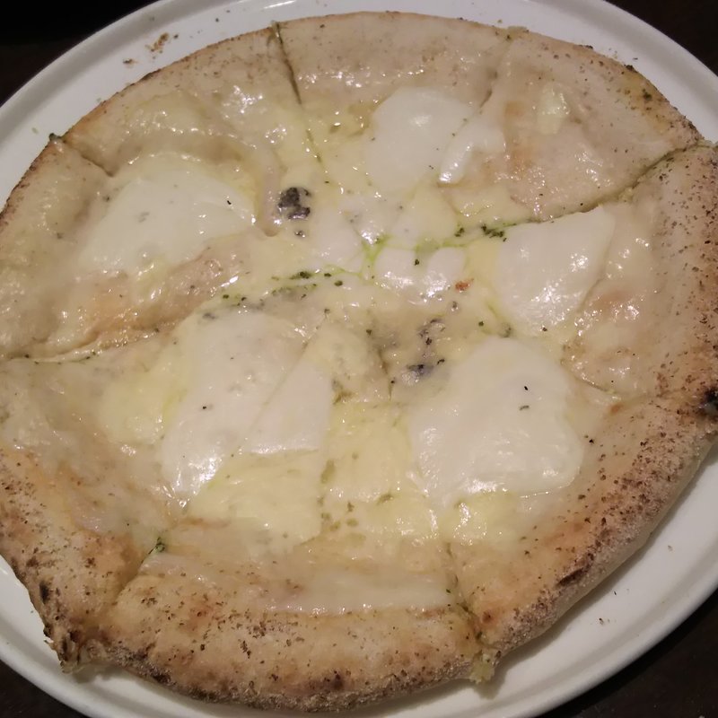 クワトロフォルマッジョ・ビアンカ(GLASS DANCE　川崎 （【旧店名】ベルジアンブラッセリー・パトラッシュ）)