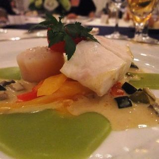 白身魚と帆立貝のスチーム　ピペラードに野菜のラグーソース(ホテルモントレ 大阪 （HOTEL MONTEREY）)