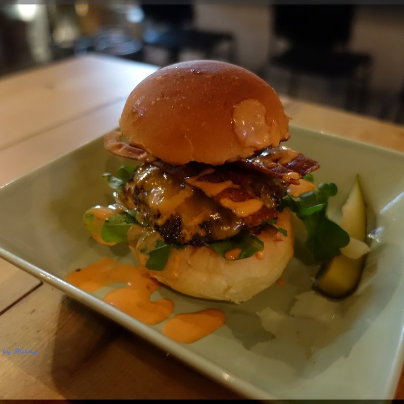 ホットクランチーバーガー(Beer Pub BRICK LANE（ブリックレーン） 伏見店)