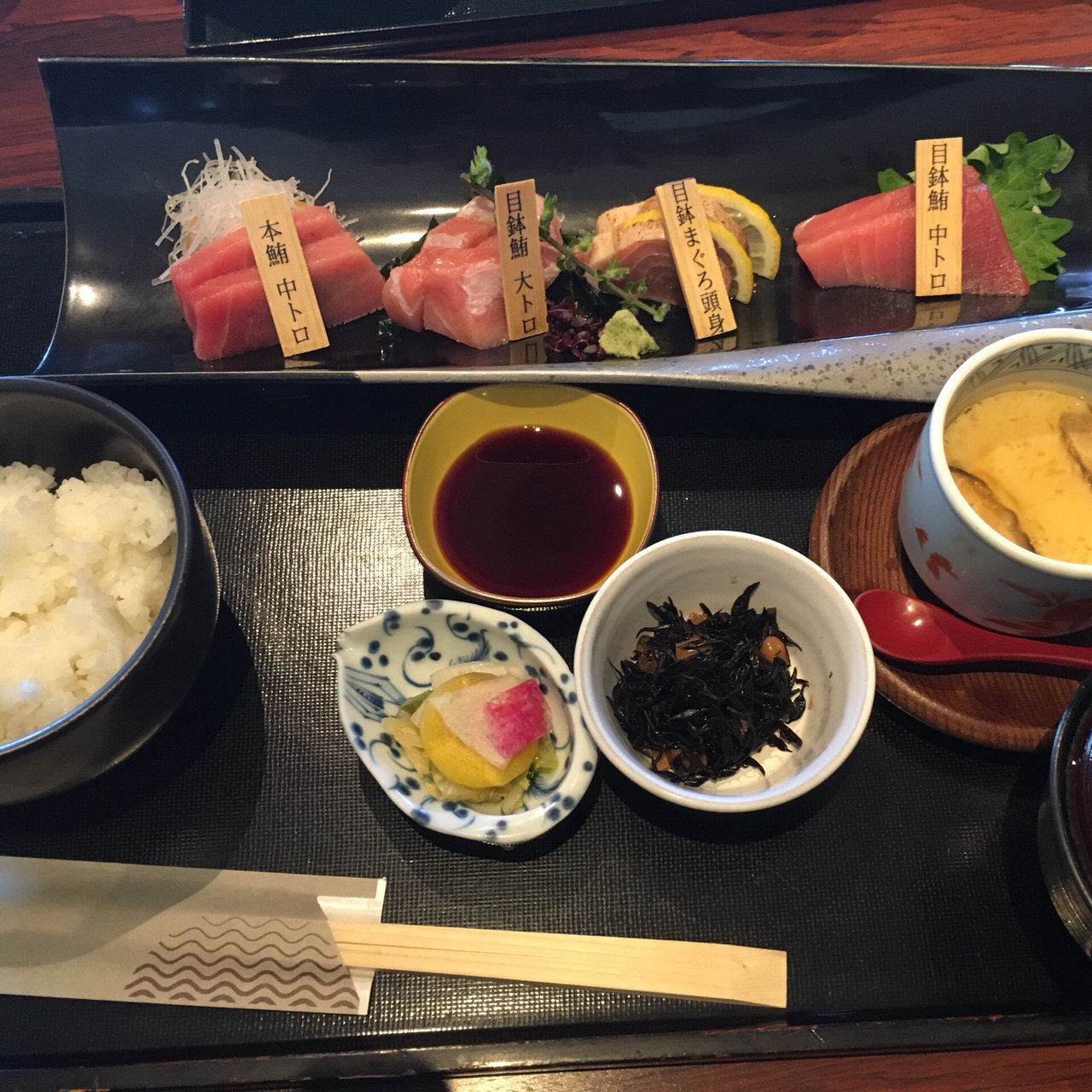 まぐろ食べ比べ膳 三浦三崎港十代目彌左ヱ門 横浜クロスゲート店 みうらみさきこう じゅうだいめ やざえもん の口コミ一覧 おいしい一皿が集まるグルメコミュニティサービス Sarah