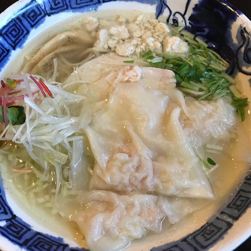 海老ワンタンつくば茜鳥塩ラーメン(龍のひげ （りゅうのひげ）)