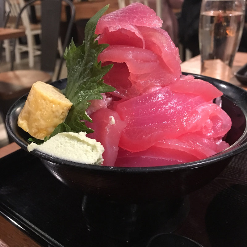 ドカ盛りマグロ丼(まぐろセンター 栄店)