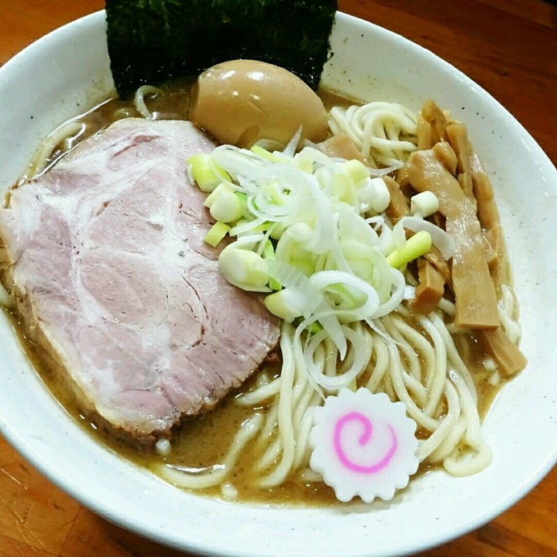 らーめん(特盛・煮玉子)(麺 まる井 （めん まるい）)