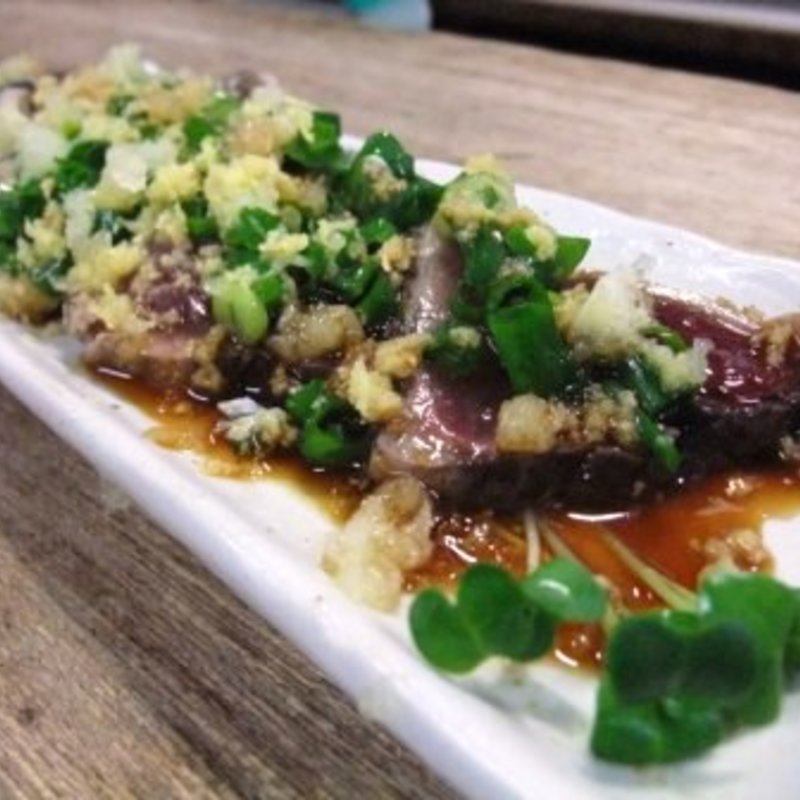 カツオのたたき(佐藤酒店)