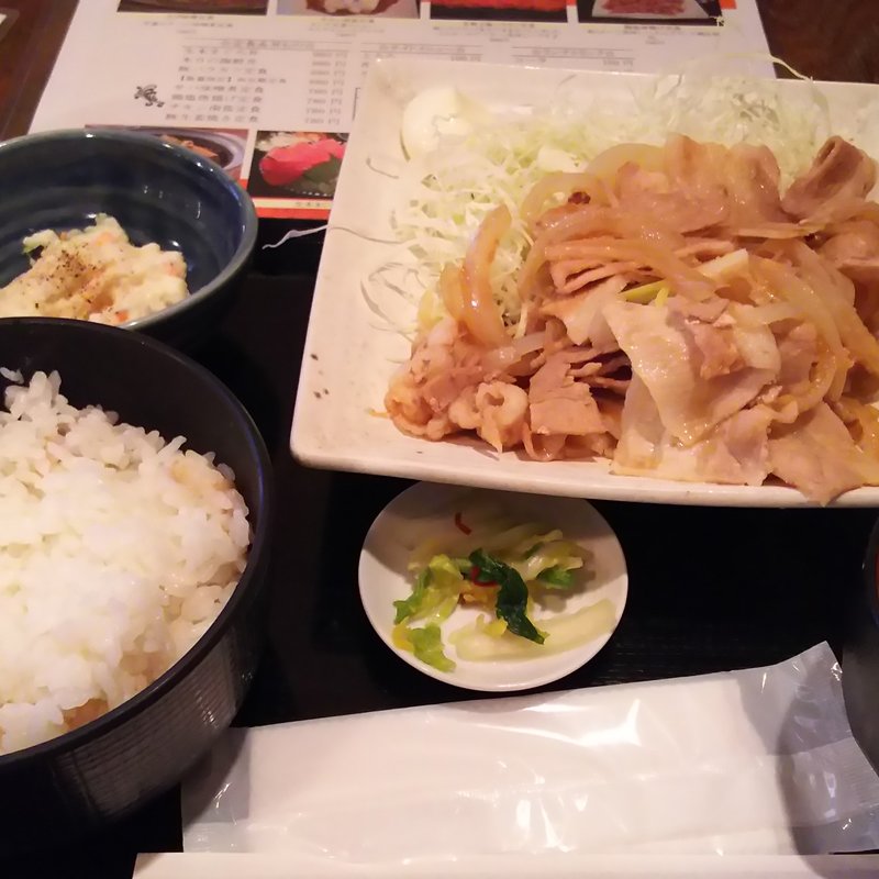 たっぷり豚生姜焼き定食(カドクラ商店 鹿島田店)