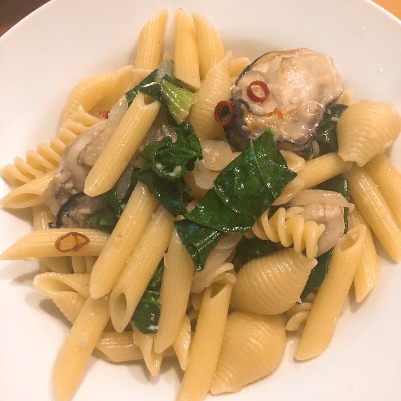 牡蠣とほうれん草のペペロンチーノ(HIBINO)