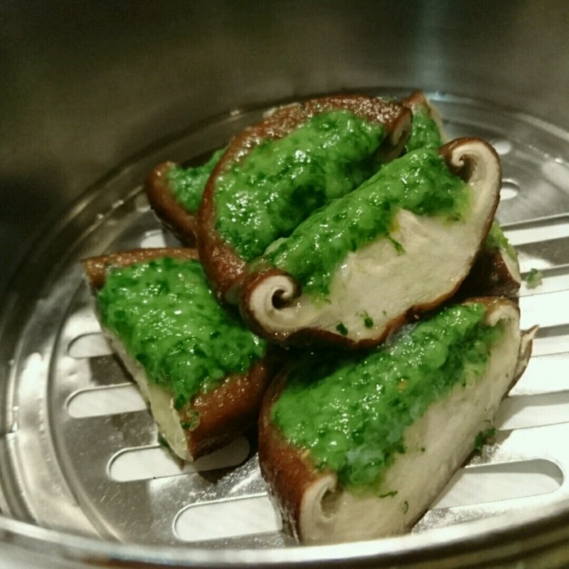 しいたけ蒸籠蒸し(ちょっと一口の くらくえん)