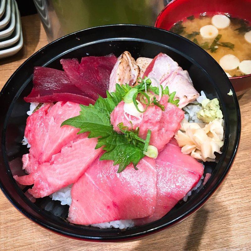 恵み丼(まぐろ丼や 恵み)