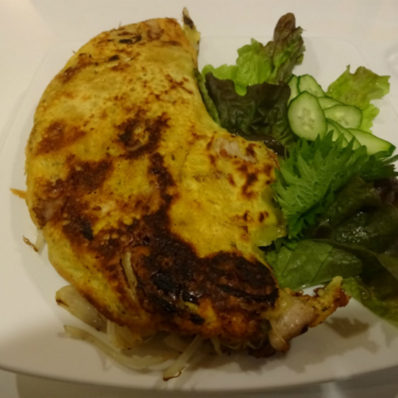 ベトナム風お好み焼き (カイユァ （CAY DUA）)