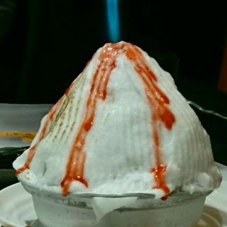 焼き氷(イチゴ)(麺とかき氷 ドギャン)