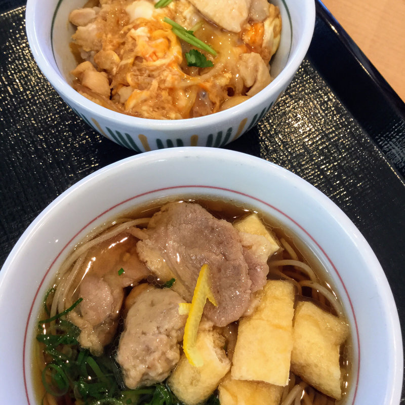 親子丼ミニと鴨そば小(なか卯 豊橋駒形店)