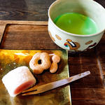 生菓子と抹茶(御茶司 三十三茶屋)