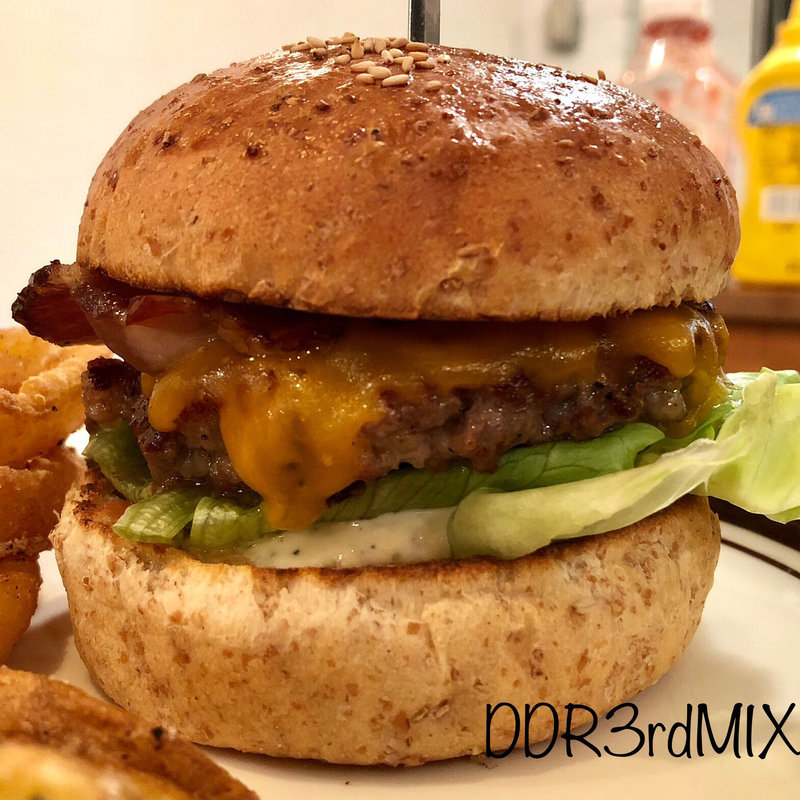 ベーコンチーズバーガー(マッドバーガー)