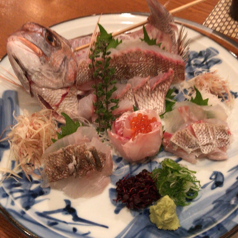 天然真鯛 一本造り(いろり家 別邸)