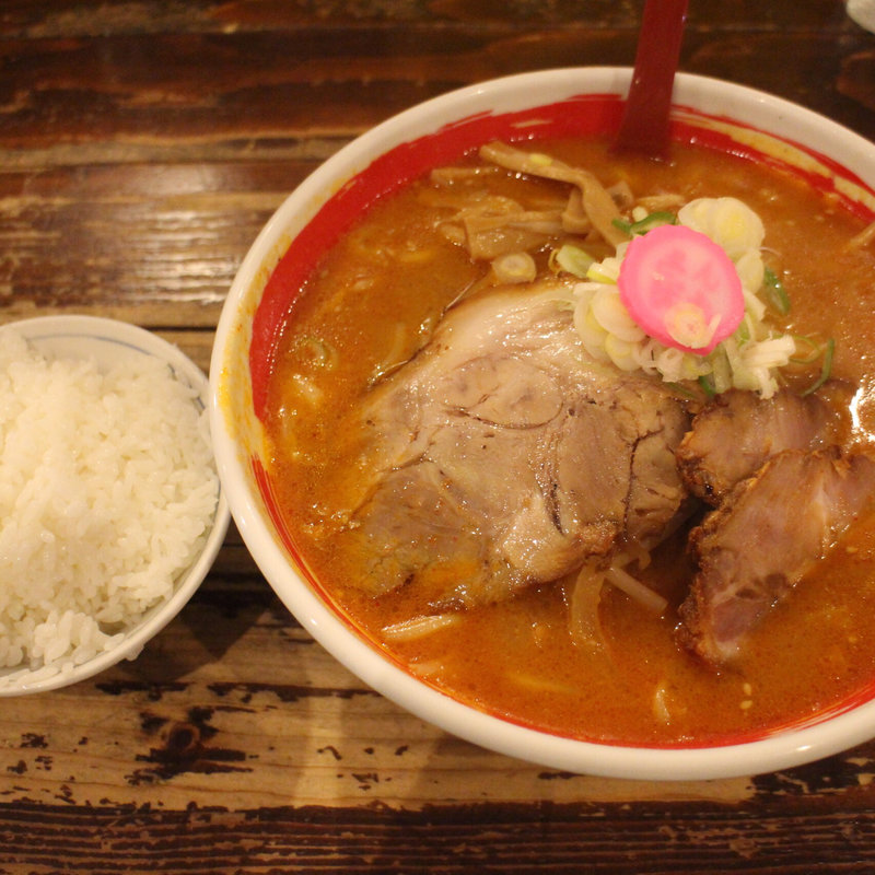 ピリ辛味噌ラーメン(ラーメンさんぱち 南8条店)