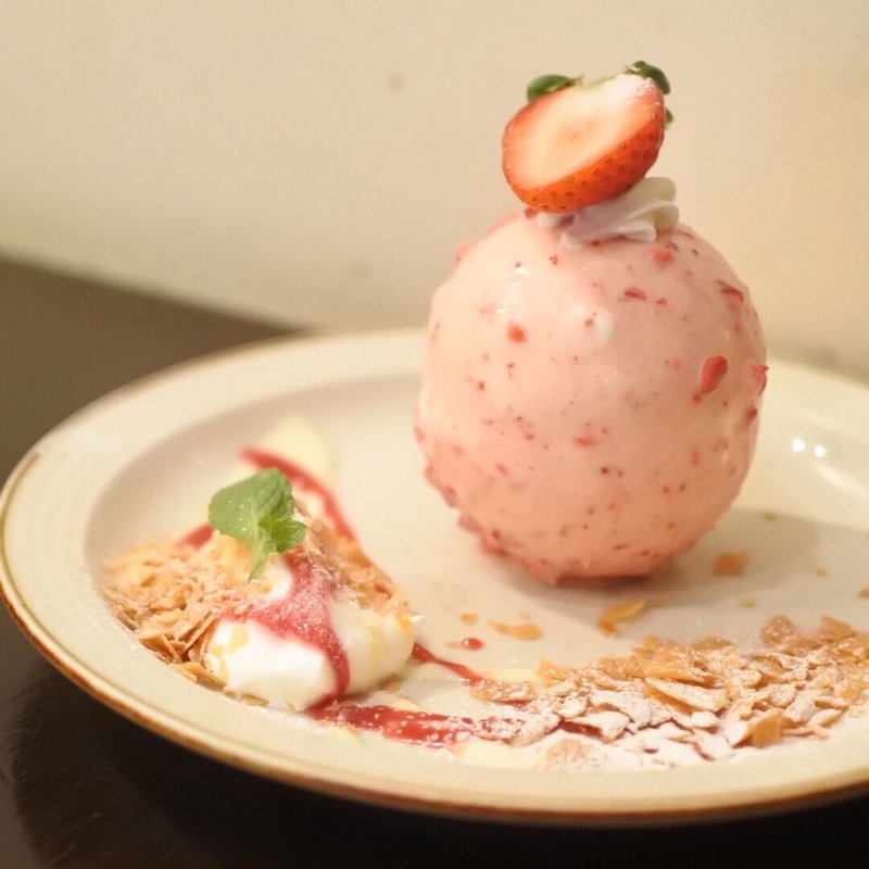 ストロベリークランチ(ティコラッテパティスリー香里園)