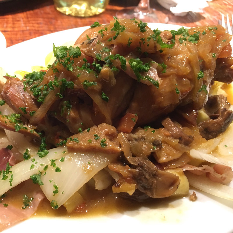 うさぎの煮込みセップソース(煮こみや なりた)