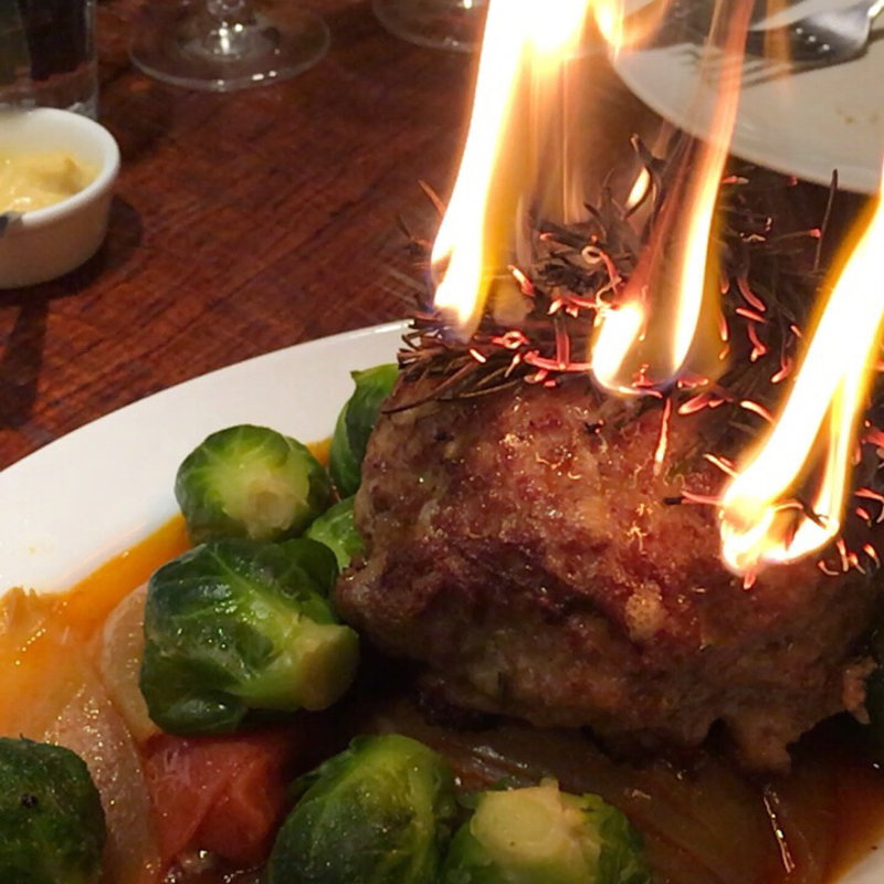 ラムハンバーグ(煮こみや なりた)