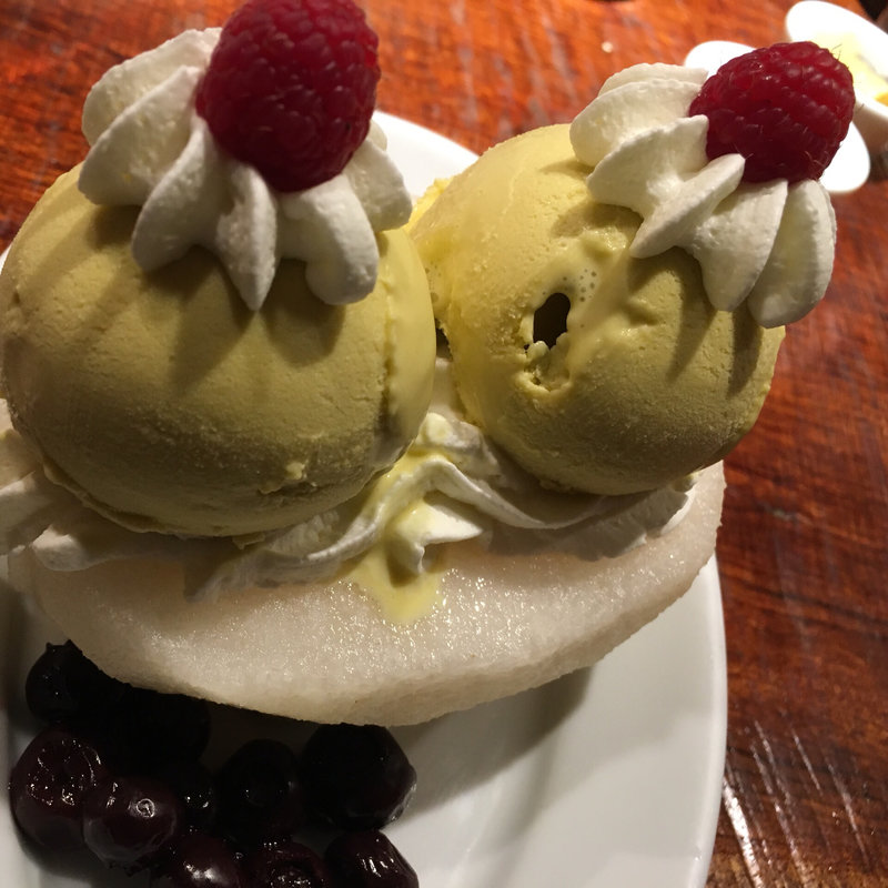 ピスタチオアイス(煮こみや なりた)