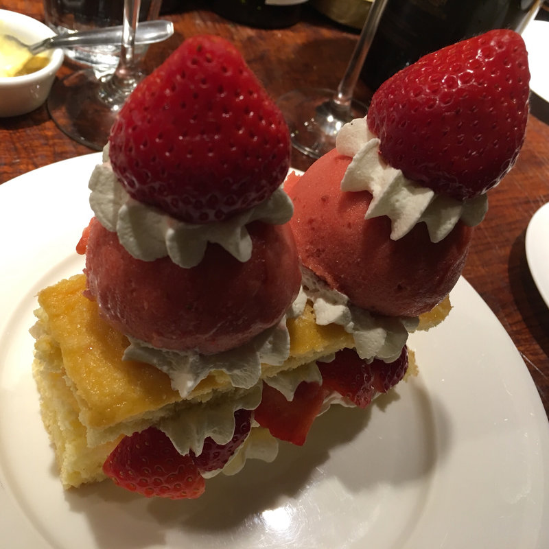 イチゴのソルベ(煮こみや なりた)