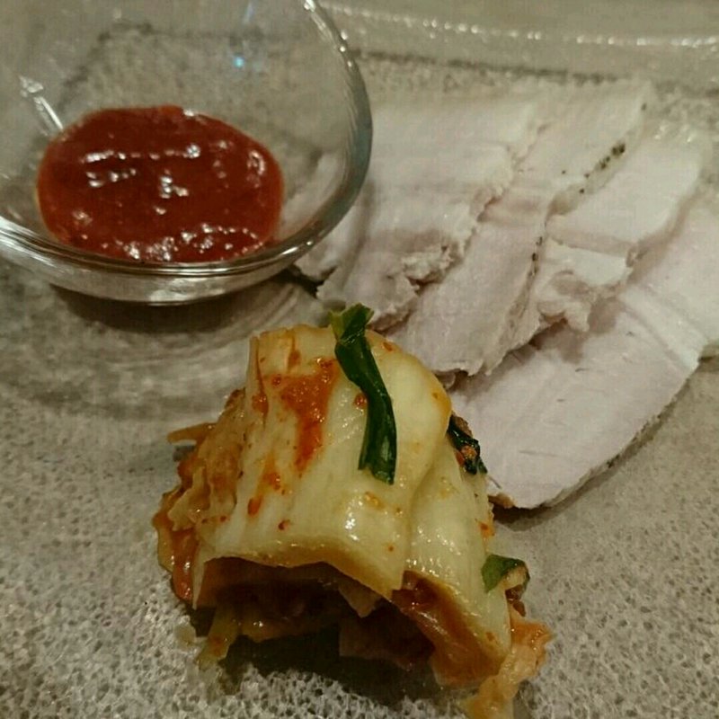 蒸し豚＆自家製キムチ(Anju Sachi)