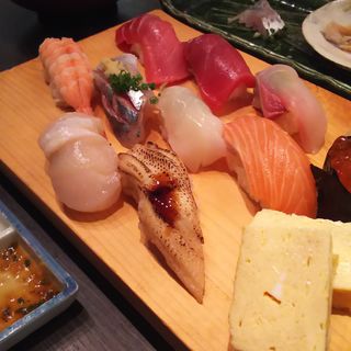 お得寿司10貫(魚丁天)
