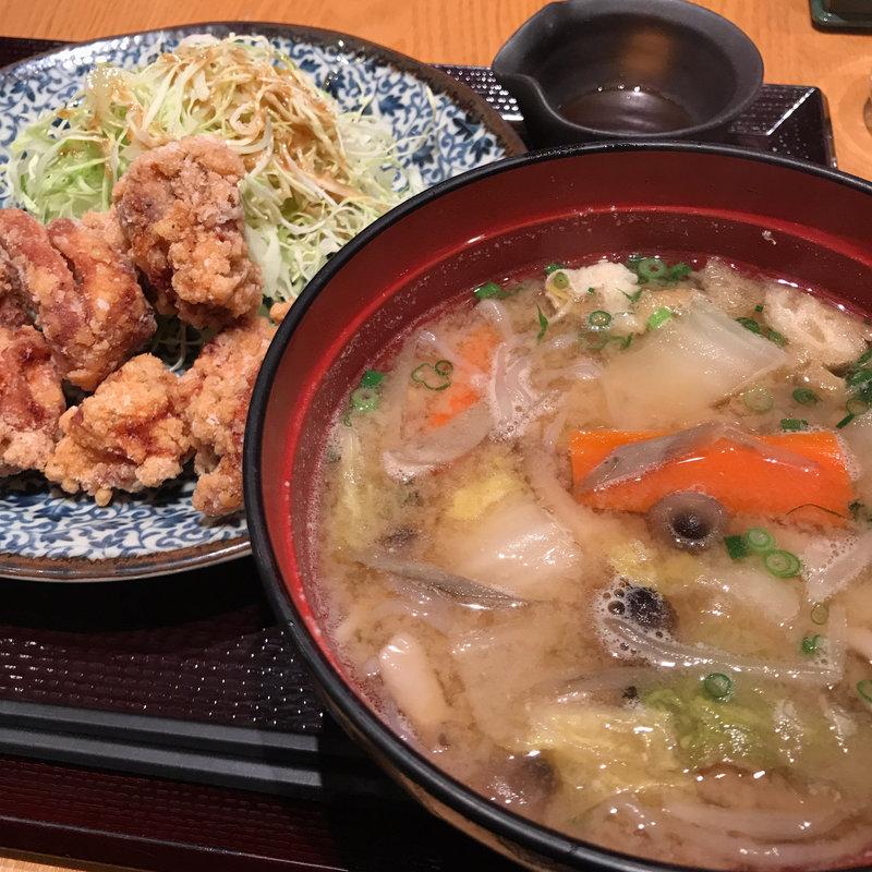 豚汁(味噌汁や ニッケコルトンプラザ店 （みそ汁や）)