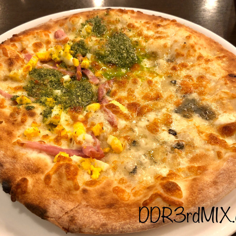 3種のチーズとベーコンエッグバジル(モダンパスタ 熊谷銀座店)