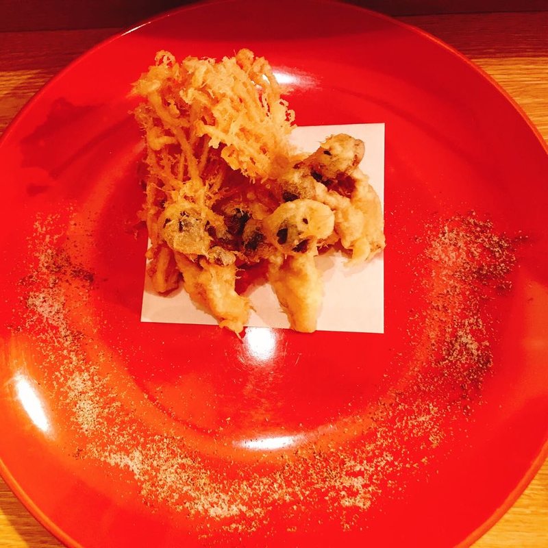 キノコの天ぷら(サカノチカ （sakanochica）)