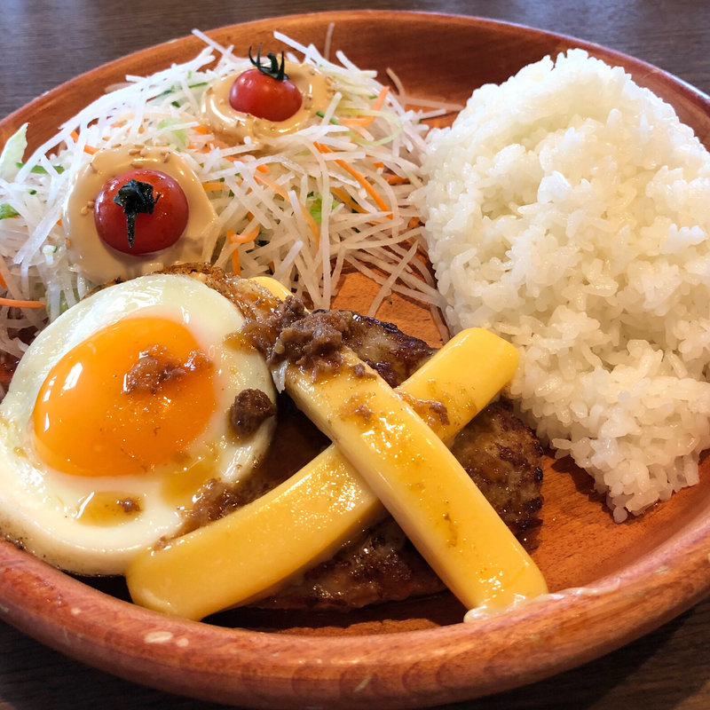 チーズバーグディッシュ 150g 追加ディッシュサラダとエッグトッピング(びっくりドンキー 泉佐野店)