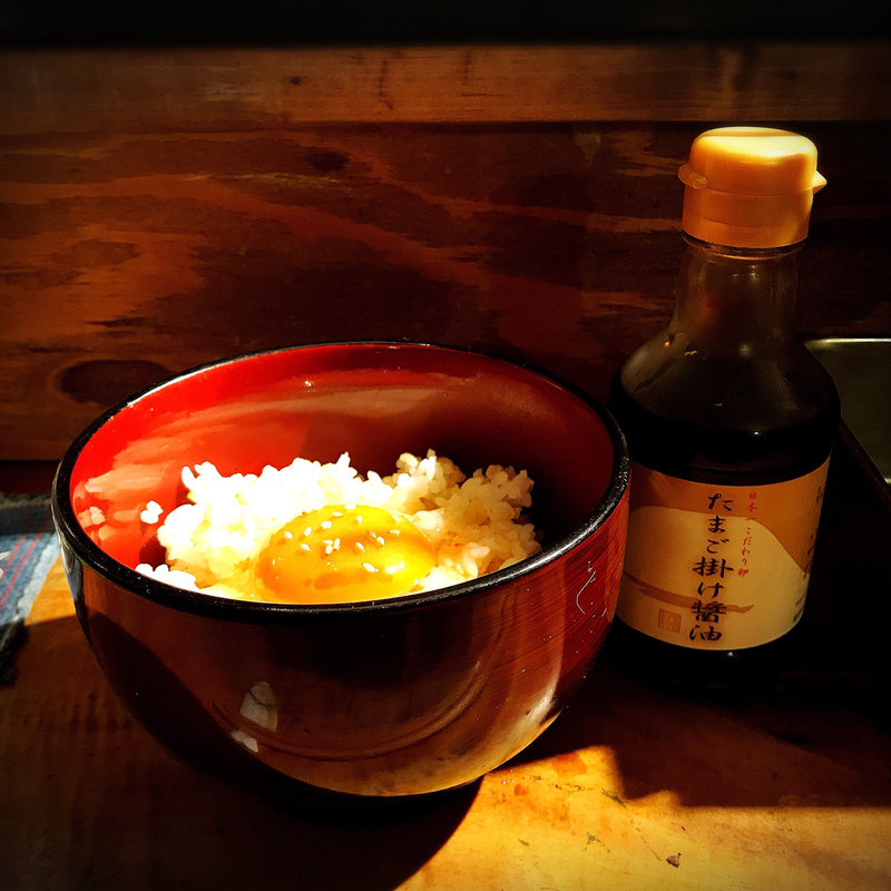 日本一こだわり卵の卵かけごはん(いか玉焼と串カツ マハカラ)