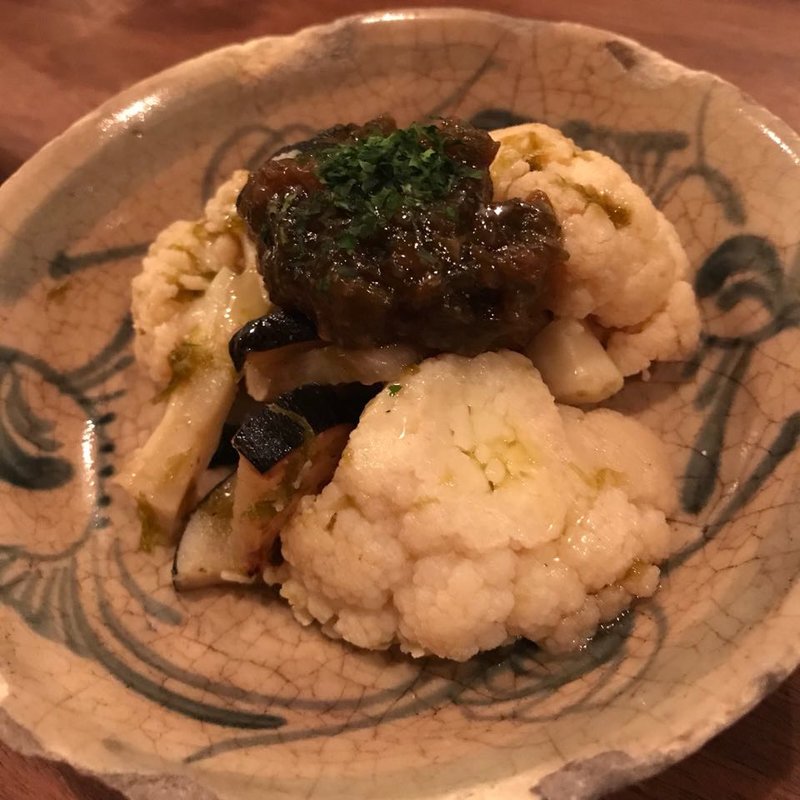 カリフラワーと黒大根の梅海苔和え(食堂 椎ノ木)